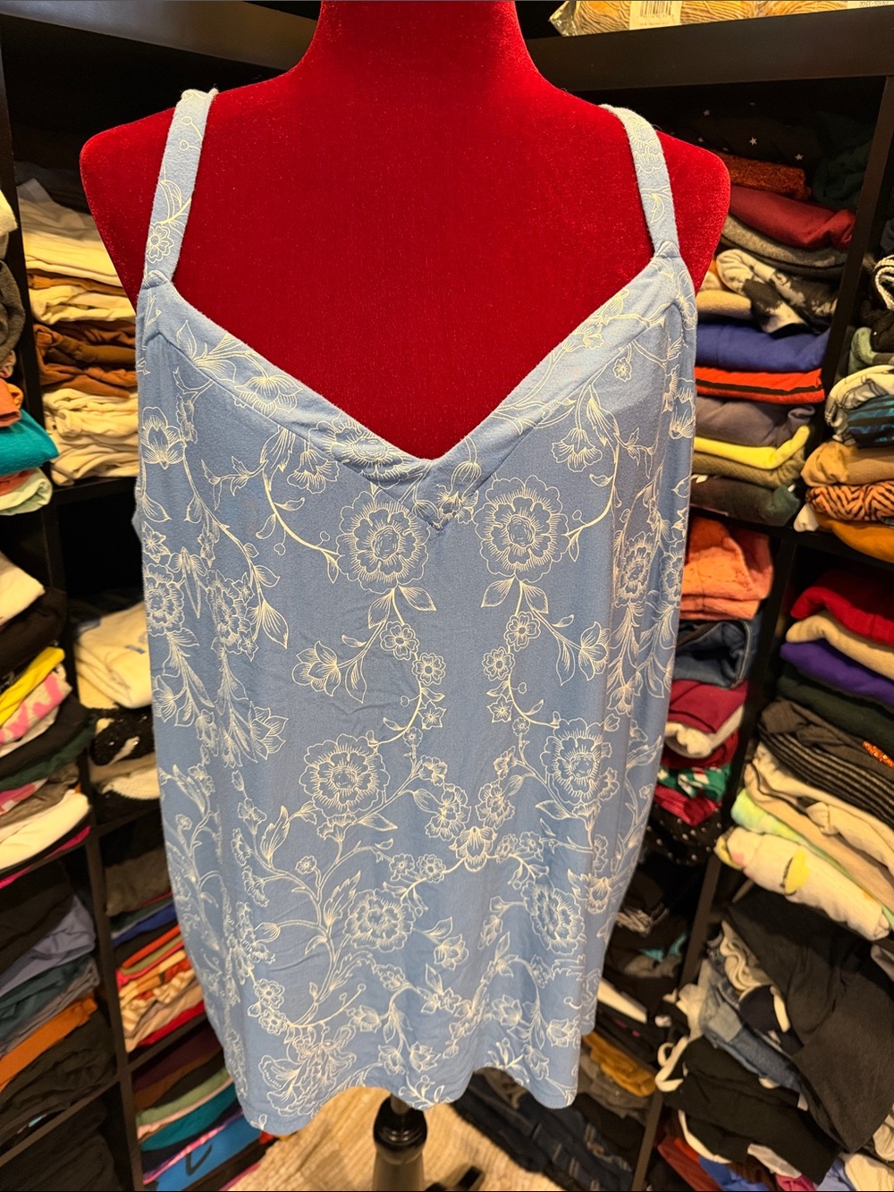 #582. 🪷 blue tank with floral detail. Xxl